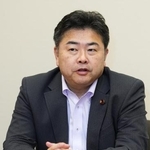 　れいわ新選組の高井崇志幹事長＝５月