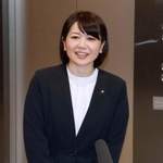 　市議会の辞職同意後、記者団の取材に応じる前橋市の小川晶市長＝２７日午後、前橋市