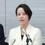 　記者会見で抱負を述べる藤田ひかる氏＝２９日午後、長野県松本市