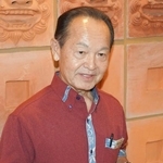 　木原官房長官との面会後、記者団の取材に応じる沖縄県名護市の渡具知武豊市長＝３０日午後、那覇市