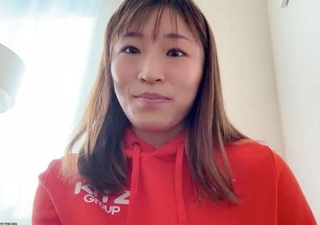　レスリングの全日本選手権に向け、オンラインで取材に応じる須崎優衣＝２日