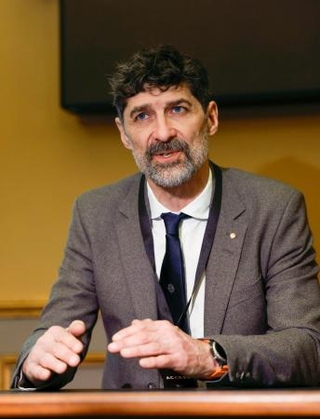 　共同通信のインタビューに応じる、ノーベル化学賞選考委員長を務めるハイナー・リンケさん（共同）