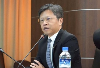 　１１月、記者会見でタイ人少女の人身取引事件について説明する台湾の警察幹部＝台北