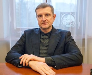 　ウクライナ・キーウの大統領府で取材に応じるブルシロ大統領府副長官＝５日（共同）