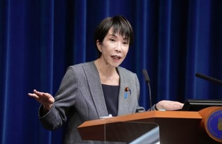 　臨時国会が閉幕し、記者会見する高市首相＝１７日午後、首相官邸