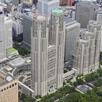 　東京都庁舎＝新宿区