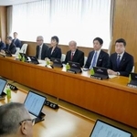 　自民党本部で開かれた総務会＝５日午前、東京・永田町