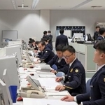 　報道機関に公開された東海道・山陽新幹線の第２総合指令所＝６日午前、大阪市内