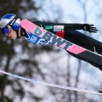 　３位となった小林陵侑の１回目の飛躍＝ビスワ（共同）