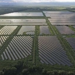 　釧路湿原周辺に建設された大規模太陽光発電所（メガソーラー）＝８月、北海道釧路町