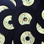 　ロシアの老舗レコードレーベル「メロディア」のレコード＝２０１２年７月、モスクワ（タス＝共同）