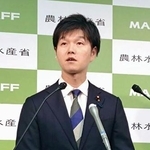 　記者会見する鈴木農相＝９日午前、農水省