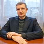 　ウクライナ・キーウの大統領府で取材に応じるブルシロ大統領府副長官＝５日（共同）