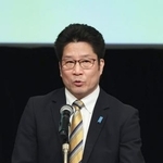 　拉致問題に関するシンポジウムで横田めぐみさんの早期帰国を訴える弟の拓也さん＝１３日午後、東京都千代田区