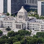 　国会議事堂＝東京・永田町