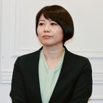 　記者会見に臨む前橋市の小川晶前市長＝１７日午後、前橋市