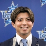 　契約更改交渉を終え、記者会見するＤｅＮＡの東＝１８日、横浜市の球団事務所