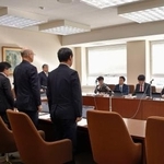 　東京電力柏崎刈羽原発に関する一般会計補正予算案を可決した新潟県議会の常任委員会＝１９日午前