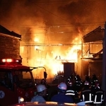 　九州写真記者協会賞に選ばれた、大分合同新聞社の「佐賀関大規模火災」（５枚組み）の１枚