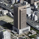 　大阪府東大阪市役所（共同通信社ヘリから）