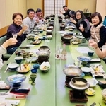 　松山市の道後温泉でくつろぐ台湾からの観光客＝１７日