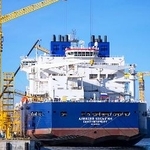 　初のロシア国産のＬＮＧ輸送用砕氷タンカー＝ロシア・ウラジオストク（ソフコムフロート提供・共同）