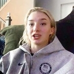 　オンラインで記者会見するフィギュアスケート女子のアンバー・グレン＝２９日（共同）