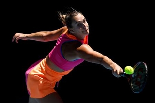 　女子シングルス３回戦でプレーするアリーナ・サバレンカ＝メルボルン（ゲッティ＝共同）