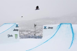 　冬季Ｘゲーム最終日、スノーボード男子スロープスタイルの長谷川帝勝＝２５日、コロラド州アスペン（ゲッティ＝共同）