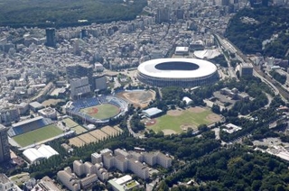 　秩父宮ラグビー場が建て替えられる東京・明治神宮外苑＝２０２４年７月