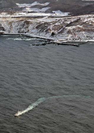 　北海道せたな町沖で続く捜索活動＝３０日