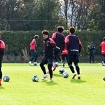 　Ｊ１名古屋が始動し、練習する選手たち＝愛知県豊田市