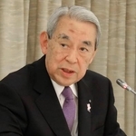 　年頭記者会見する関経連の松本正義会長＝６日午後、大阪市北区