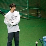 　打撃練習する中日・阿部＝ナゴヤ球場