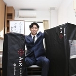 　寮に入った広島の平川蓮外野手＝７日、広島県廿日市市