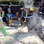 　奈良市の正暦寺で行われた清酒祭＝１０日午前