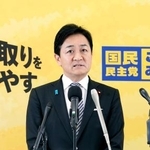 　記者会見する国民民主党の玉木代表＝１３日午前、国会