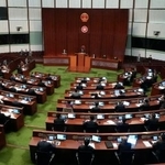 　開かれた立法会（議会）の本会議＝１４日、香港（共同）