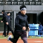 　練習を公開した日本ハムの郡司＝エスコンフィールド北海道