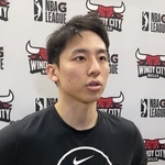 　ＮＢＡ下部Ｇリーグのクリッパーズ戦前に取材に応じるブルズの河村勇輝＝１５日、米カリフォルニア州オーシャンサイド（共同）