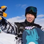 　スロープスタイル第２戦男子で、自己最高となる２位に入り笑顔の木村悠斗＝ラークス（共同）