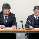 　口頭弁論後に記者会見する中部電力の担当者＝１９日午後、浜松市役所