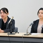 　記者会見するチームみらいの安野党首（左）と無所属の尾辻朋実氏＝２０日午前、国会内
