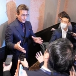 　プロ野球の１２球団監督会議を終え、取材に応じる日本ハム・新庄監督＝２０日、東京都内