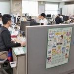 　衆院選の準備に追われる札幌市選挙管理委員会事務局＝２０日、札幌市役所