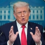 　米ホワイトハウスで記者会見するトランプ大統領＝２０日、ワシントン（ＡＰ＝共同）