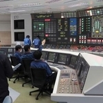 　東京電力柏崎刈羽原発６号機の中央制御室で行われた原子炉起動作業＝２１日午後７時２分（代表撮影）