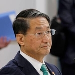 　人口減少対策に関し、有識者の意見を聴取するプロジェクトチームの初会合に出席した鳥取県の平井伸治知事＝２２日午前、東京都千代田区