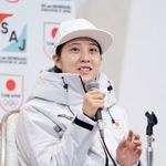 　ミラノ・コルティナ冬季五輪代表に選ばれ、記者会見するジャンプ女子の丸山希＝２３日、札幌市内