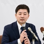 　記者会見する山本建氏。次期衆院選福井２区から無所属で立候補する意向を表明した＝２３日午後、福井市